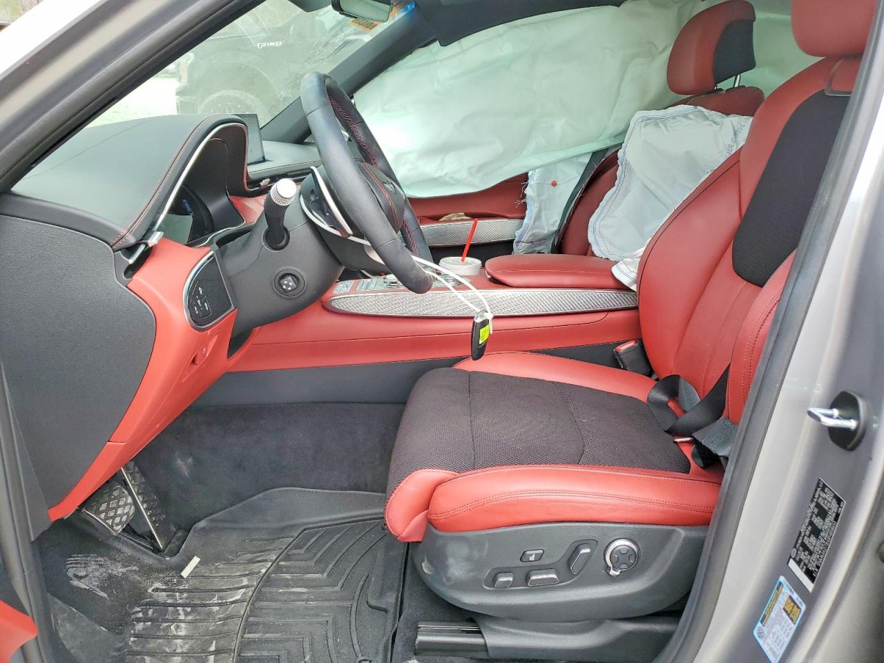 GENESIS GV70 2024 — 8