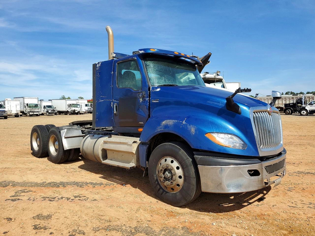 INTERNATIONAL LT625 2022 — 2