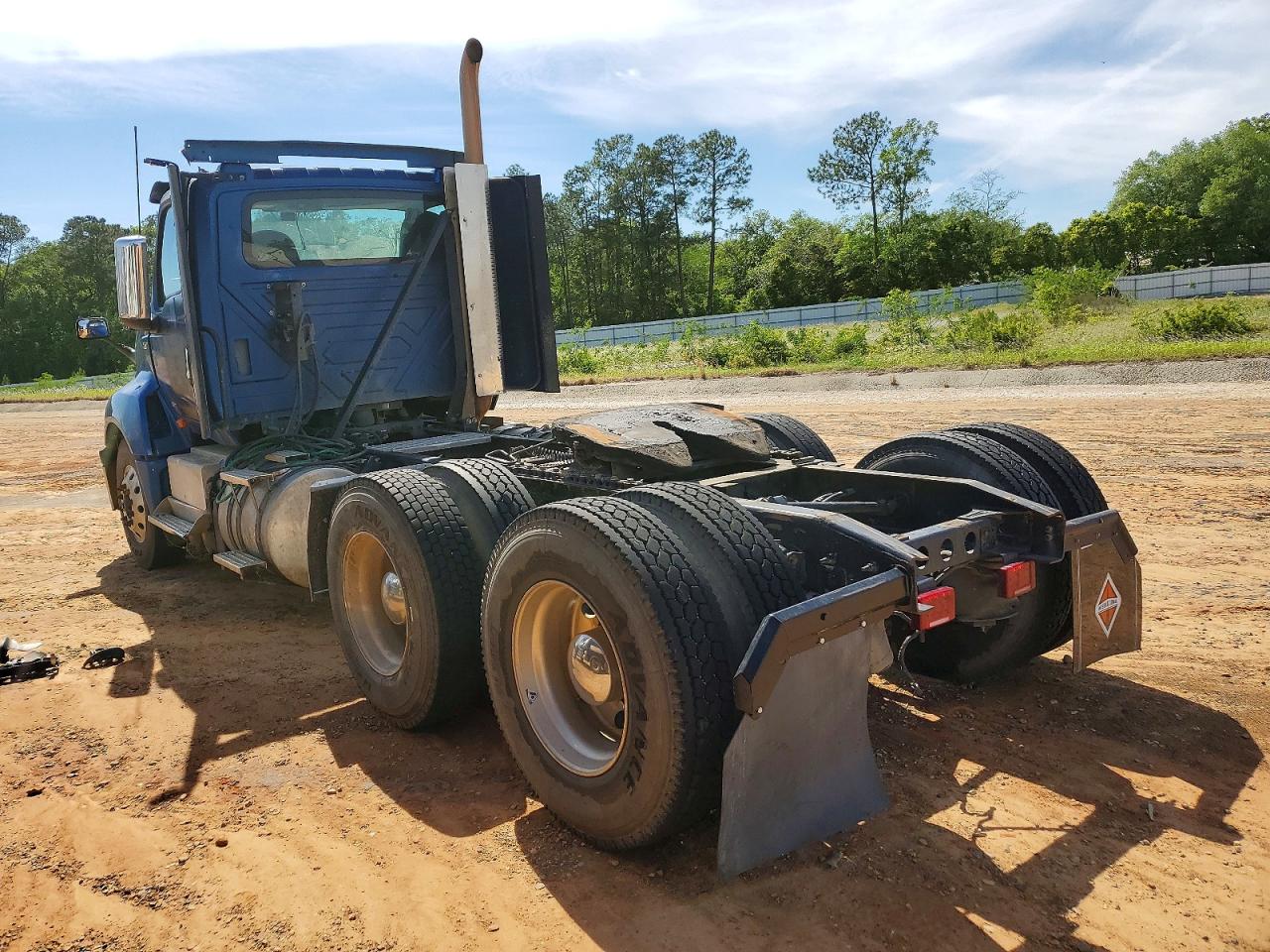 INTERNATIONAL LT625 2022 — 4