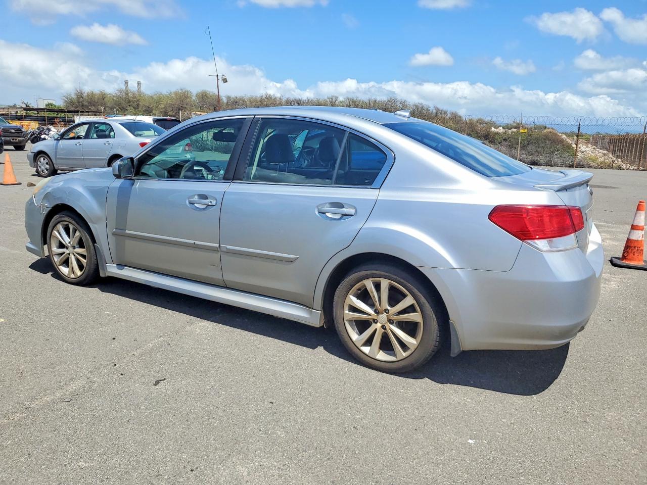SUBARU LEGACY 2013 — 3