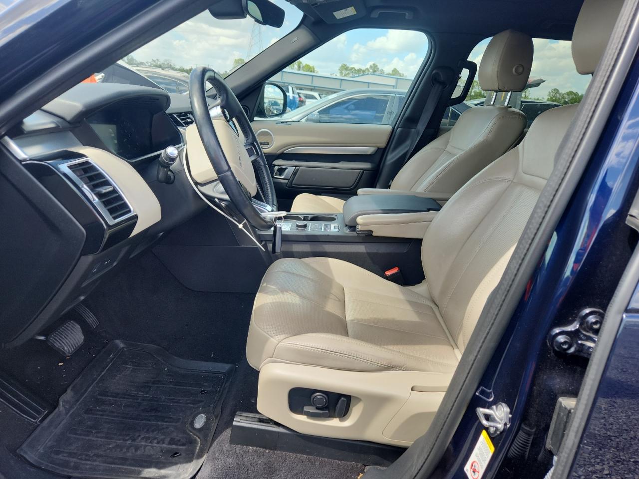 LAND ROVER DISCOVERY 2020 — 8