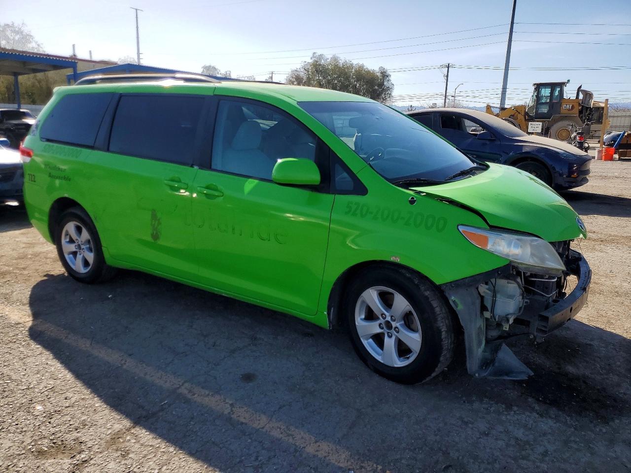 2014 TOYOTA SIENNA LE