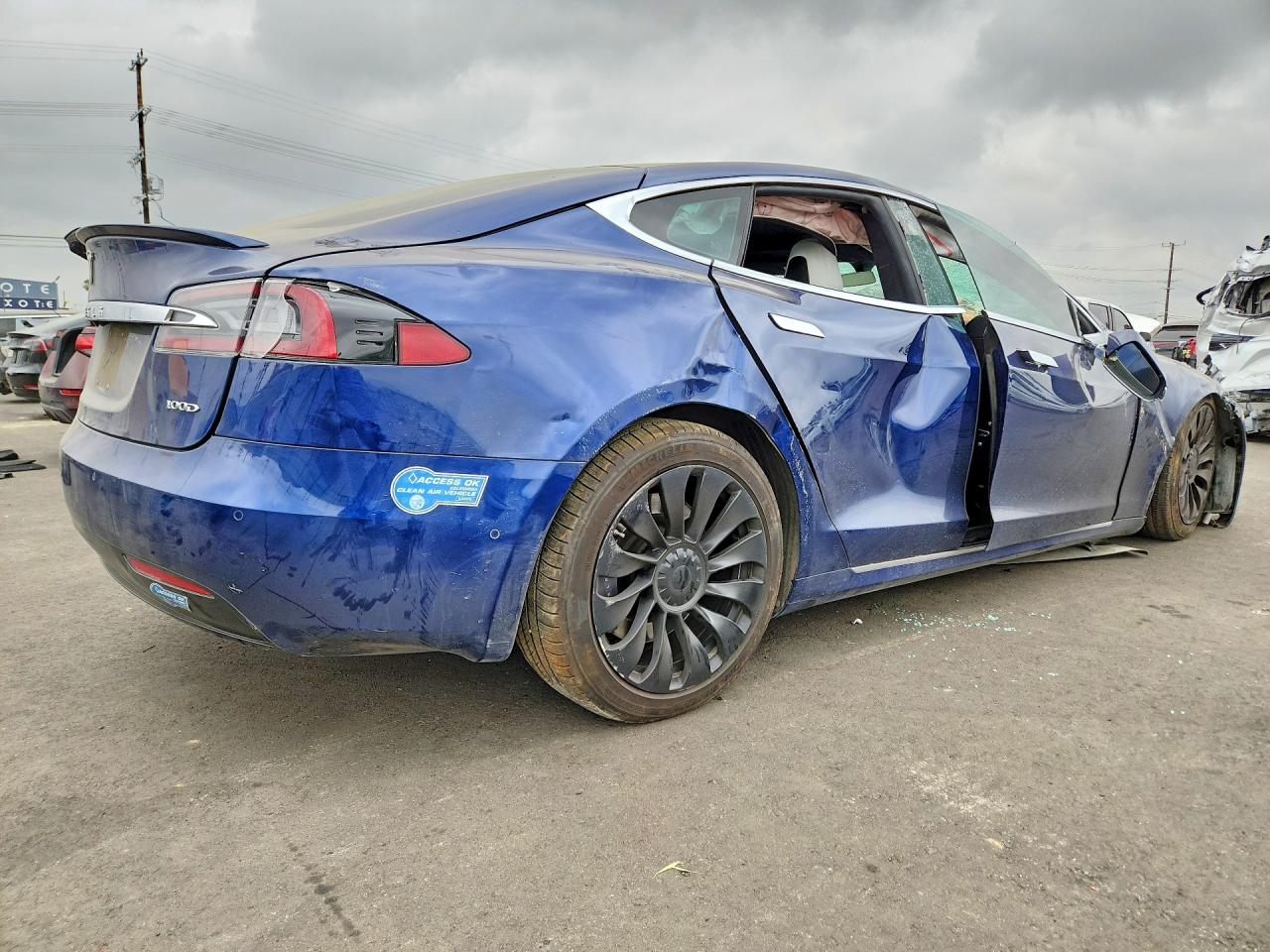 TESLA MODEL S 2018 — 4