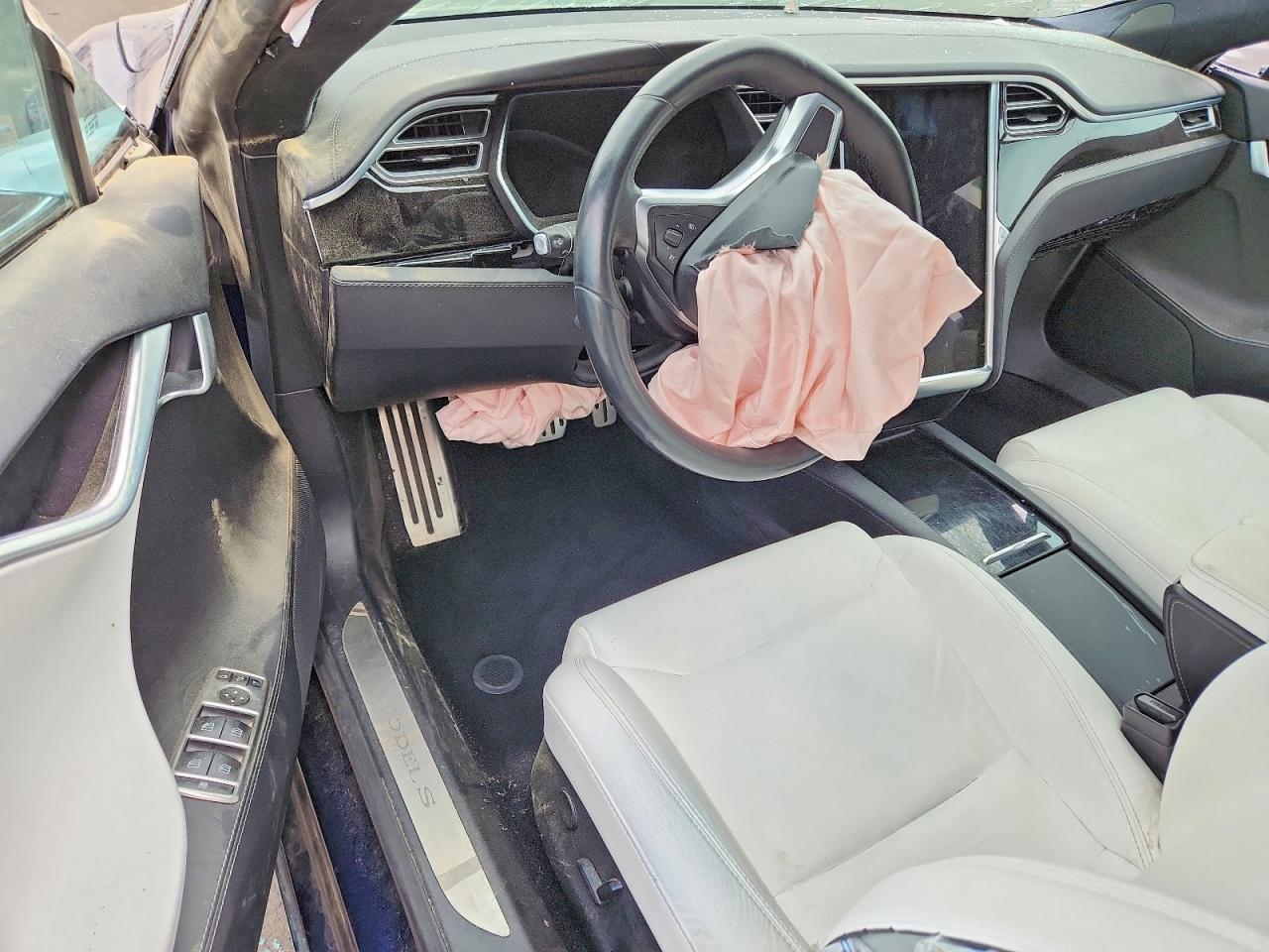 TESLA MODEL S 2018 — 9