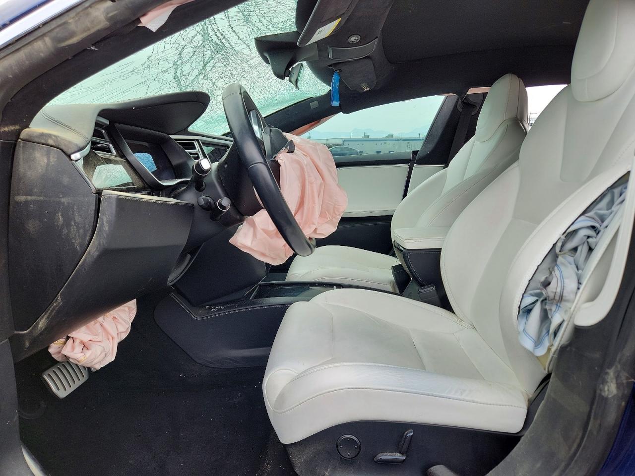 TESLA MODEL S 2018 — 8