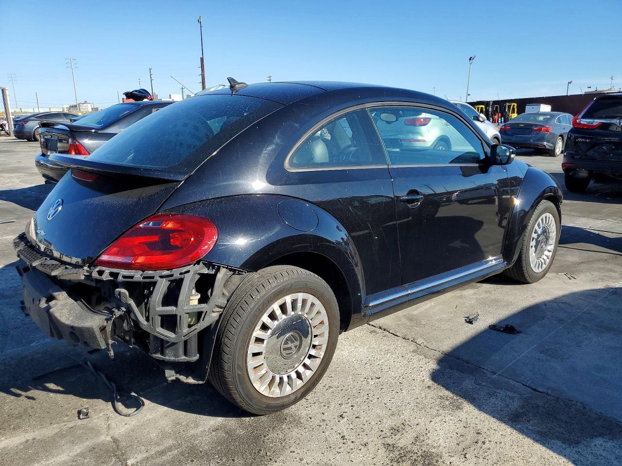 VOLKSWAGEN BEETLE 2016 — 4