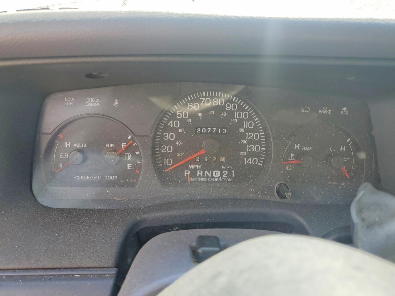 FORD CROWN VICTORIA 2000 — 10