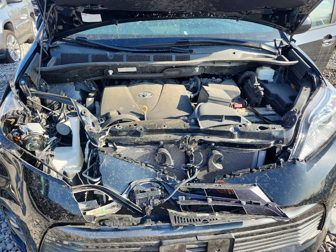 TOYOTA SIENNA 2020 — 13