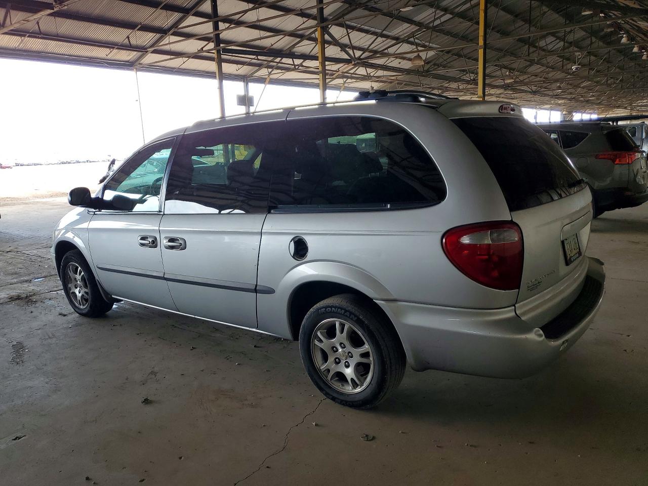 DODGE GRAND CARAVAN 2002 — 3