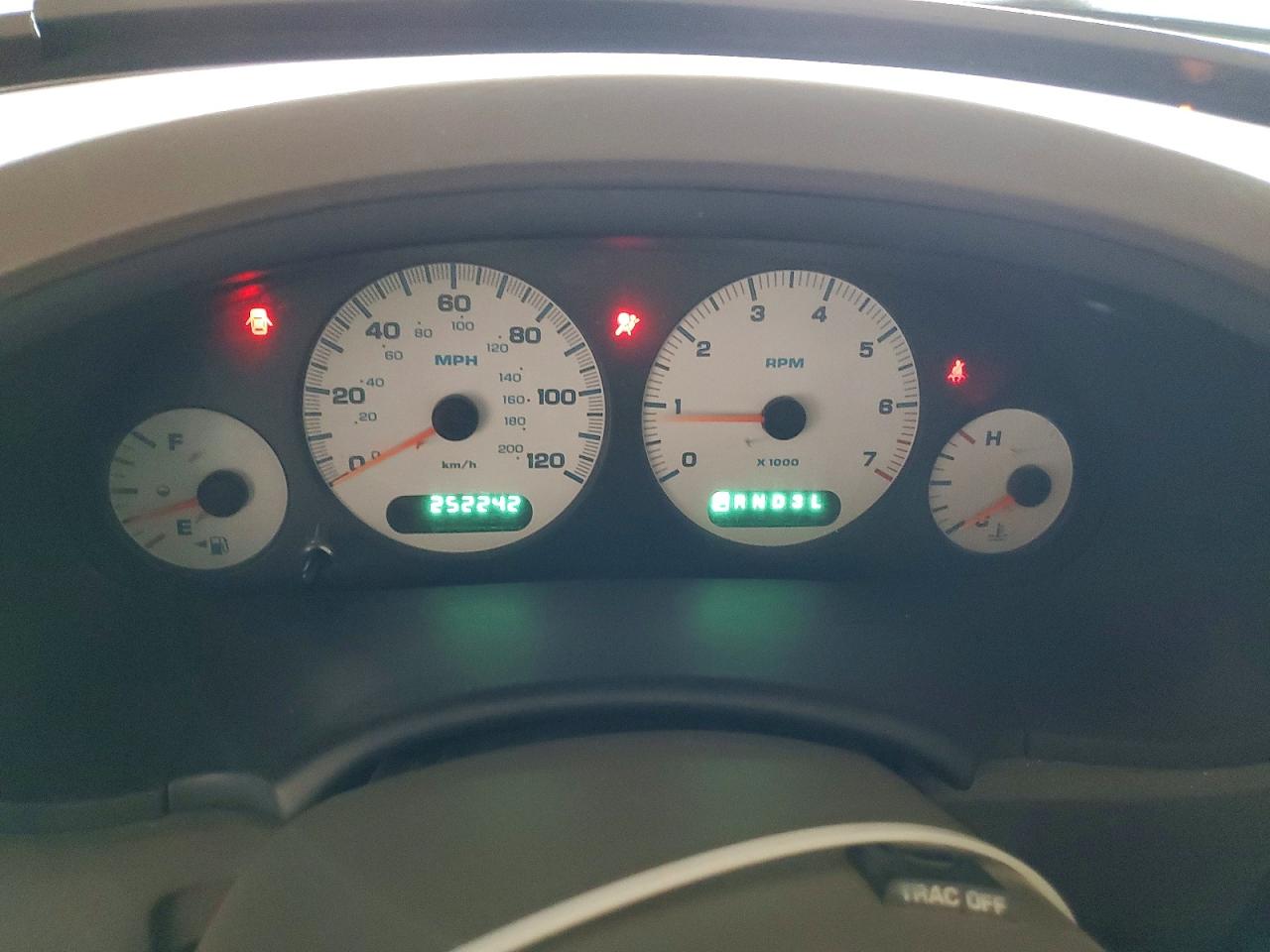 DODGE GRAND CARAVAN 2002 — 10