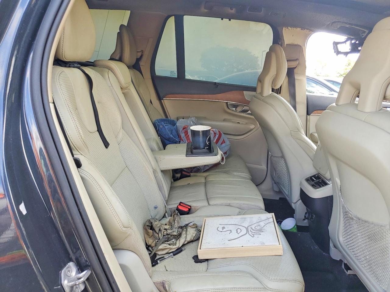 VOLVO XC90 2016 — 12