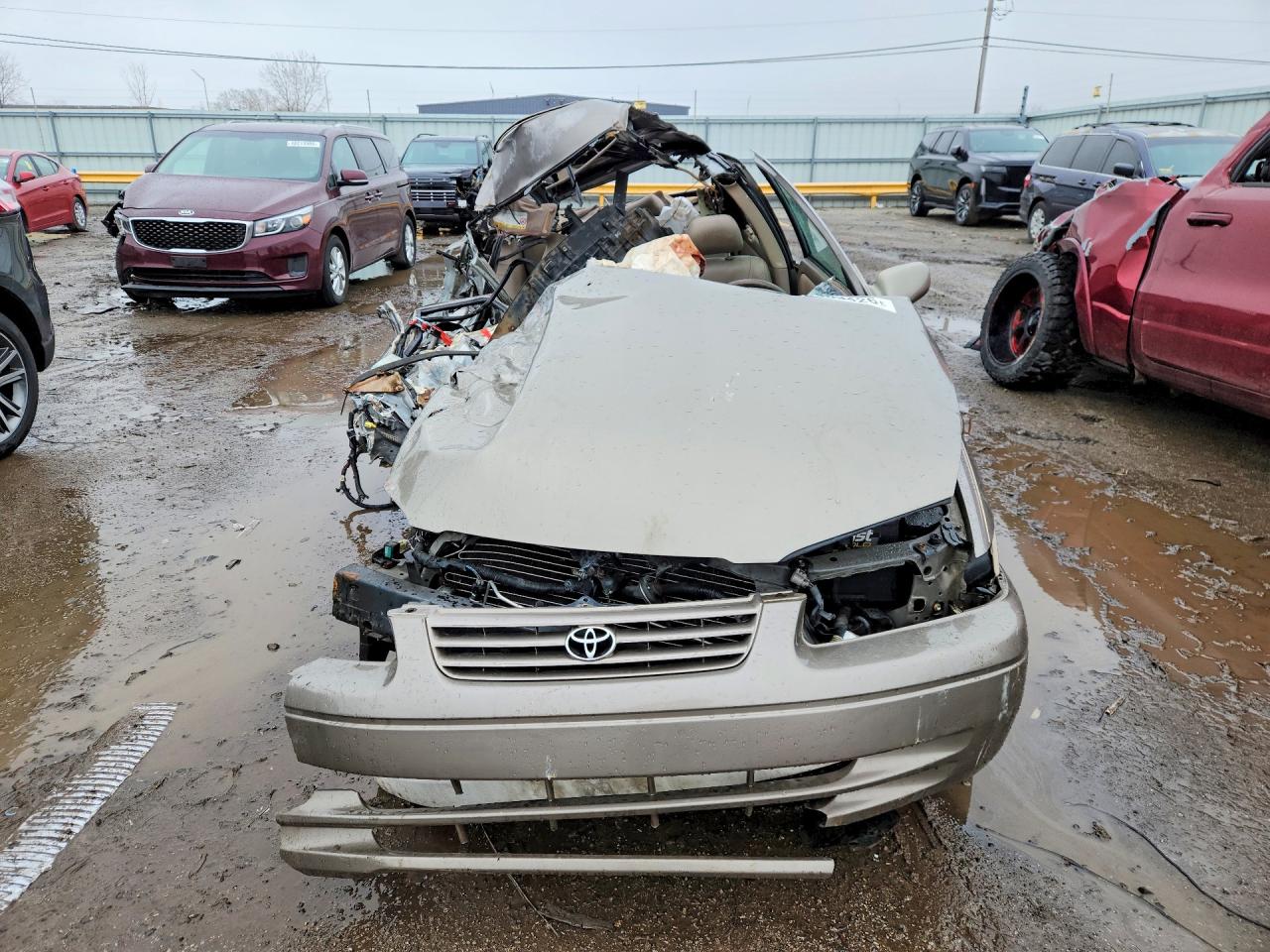 TOYOTA CAMRY 1999 — 6