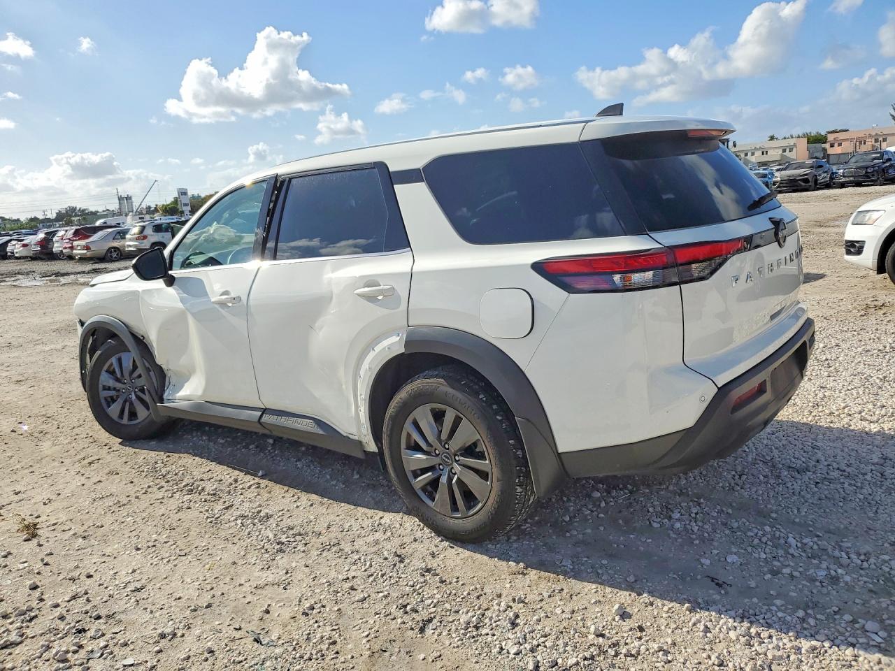 NISSAN PATHFINDER 2024 — 3