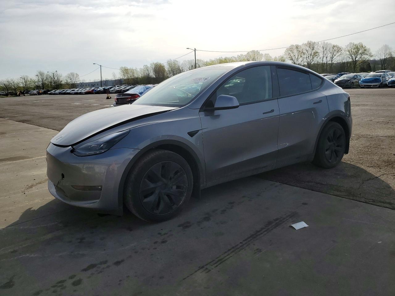 TESLA MODEL Y 2024 — 2