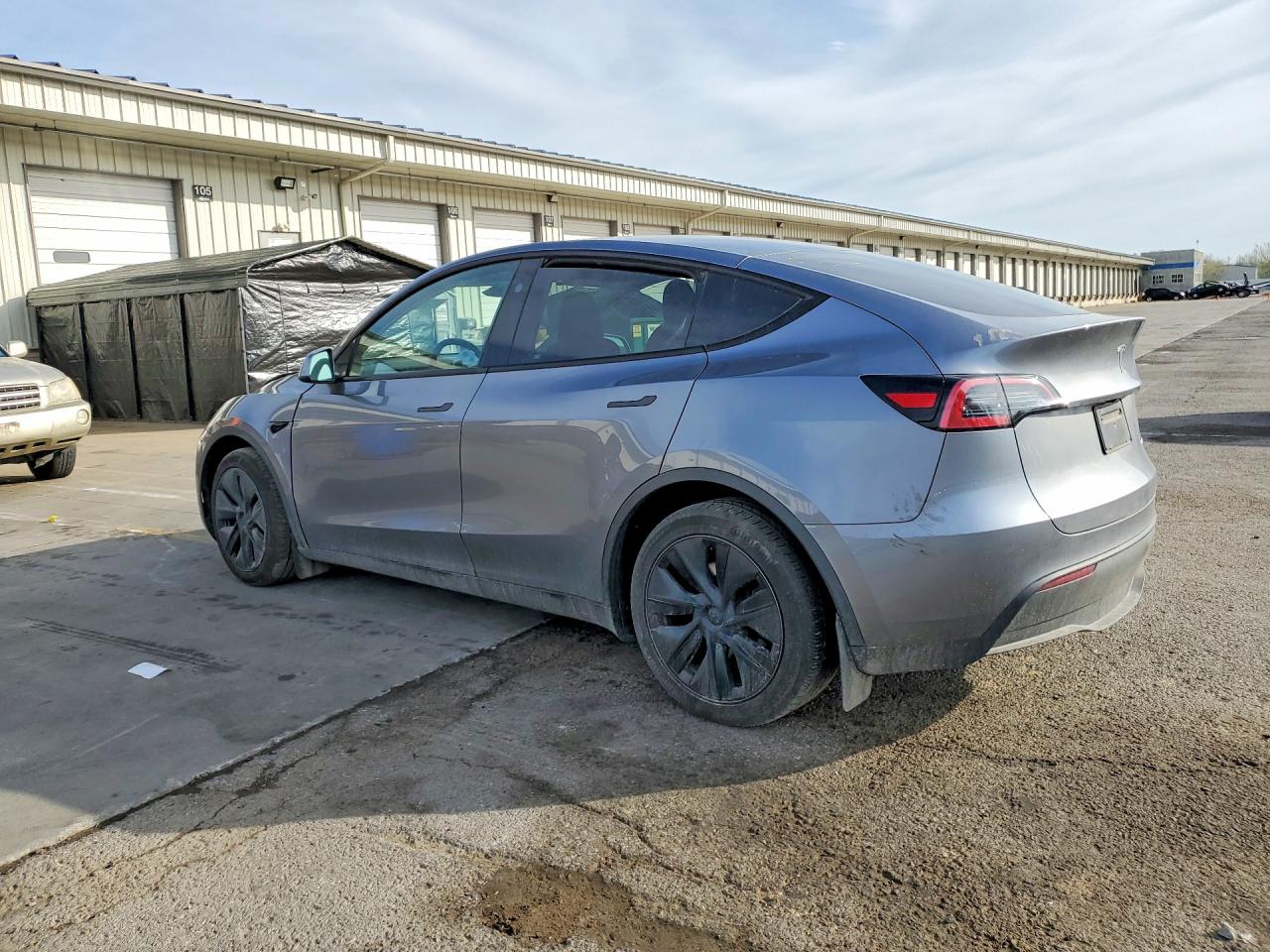 TESLA MODEL Y 2024 — 3