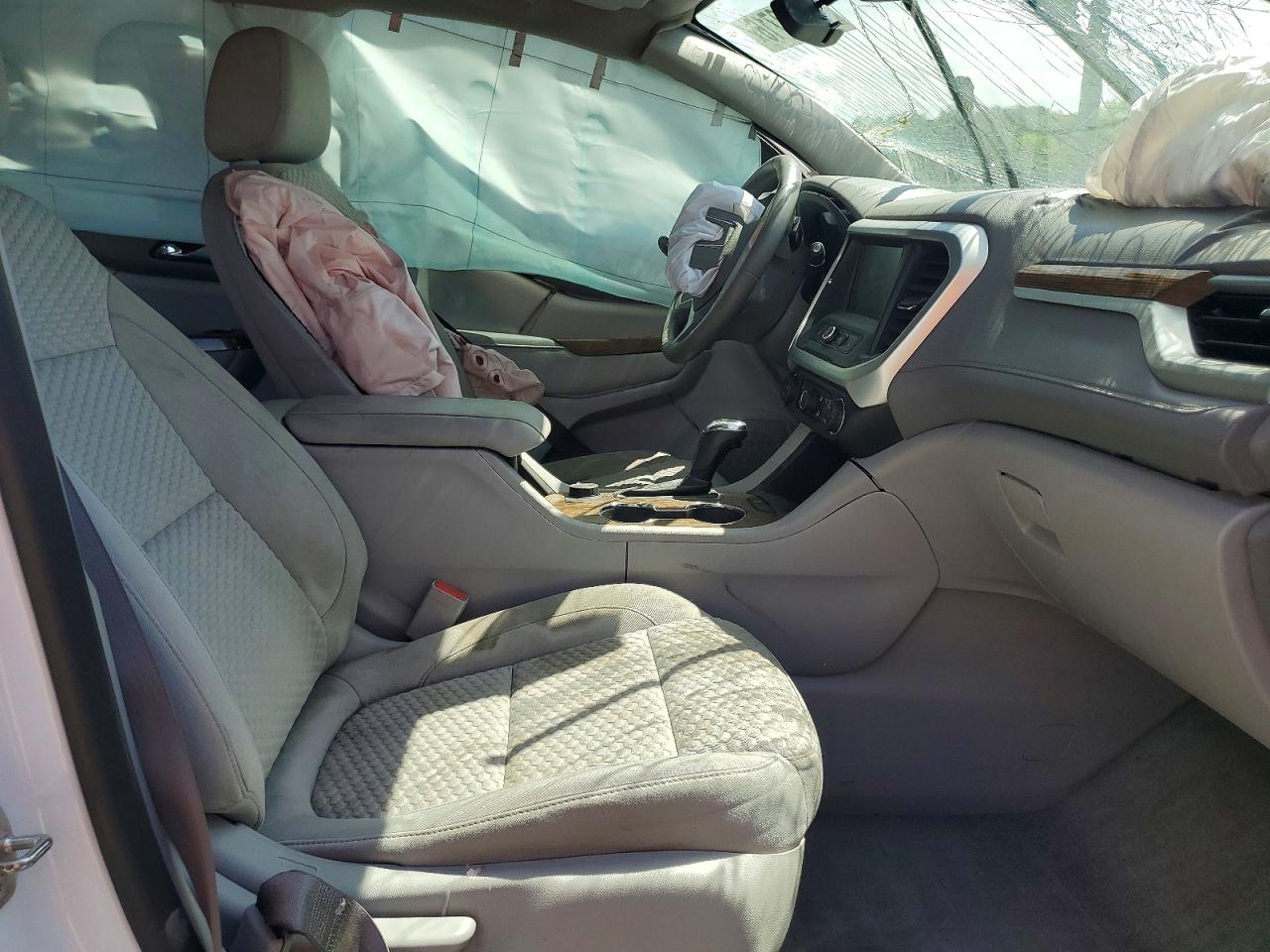 GMC ACADIA 2018 — 8