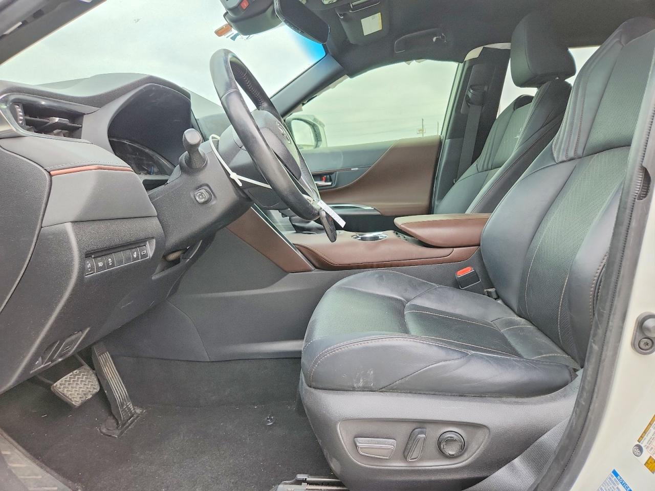 TOYOTA VENZA 2021 — 8