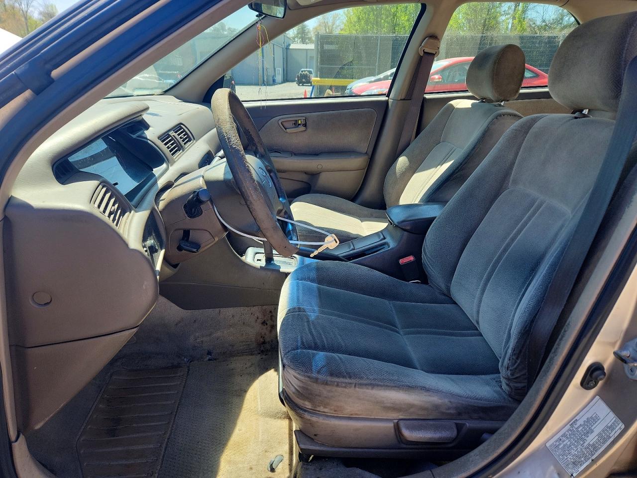 TOYT CAMRY 2000 — 8