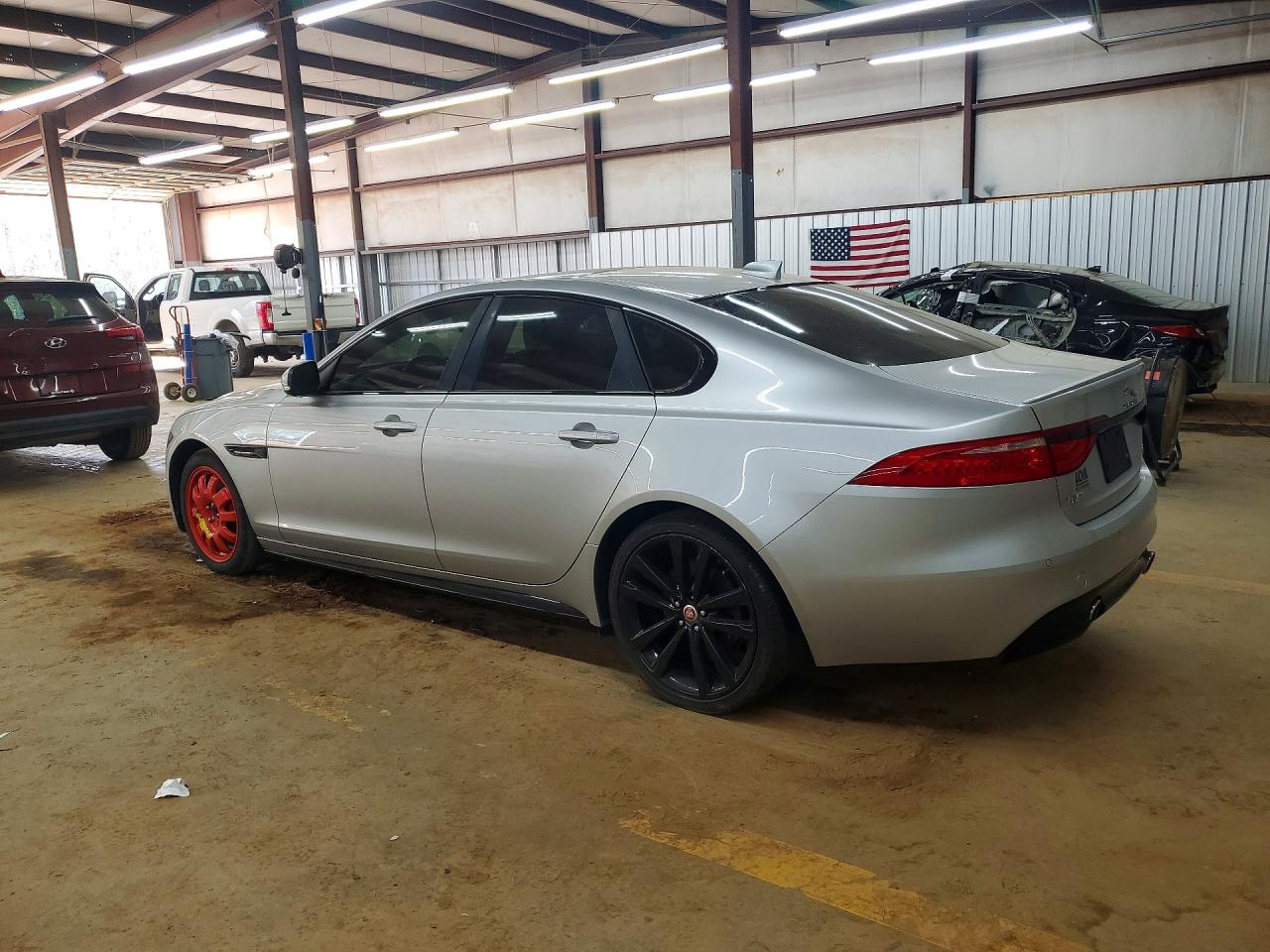 JAGUAR XF 2018 — 3