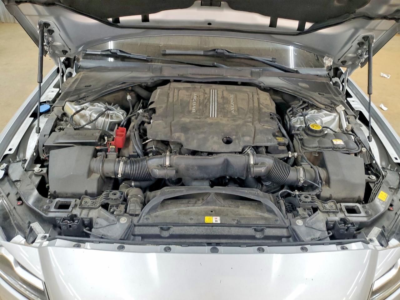 JAGUAR XF 2018 — 12