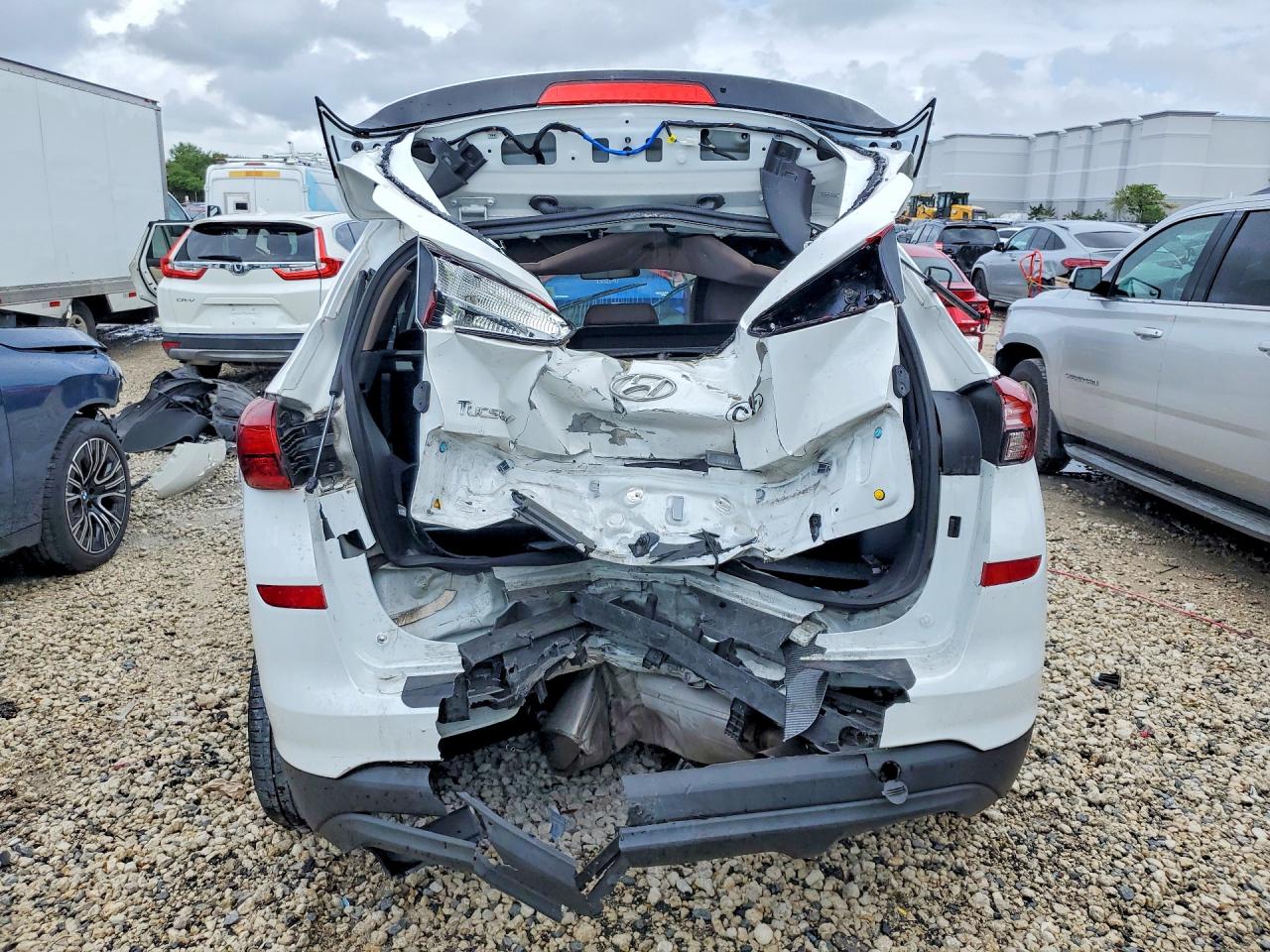 HYUNDAI TUCSON 2021 — 7