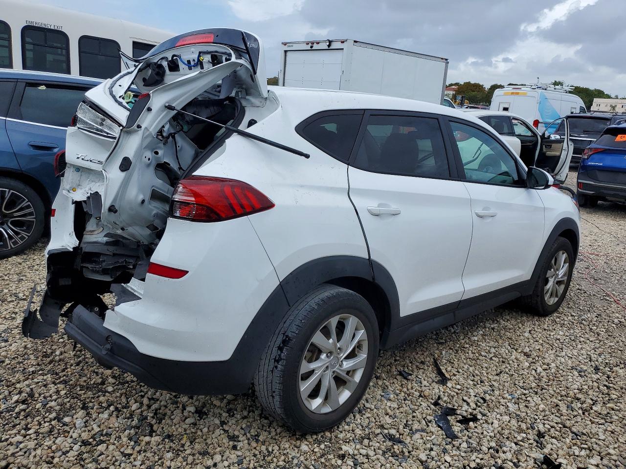 HYUNDAI TUCSON 2021 — 4