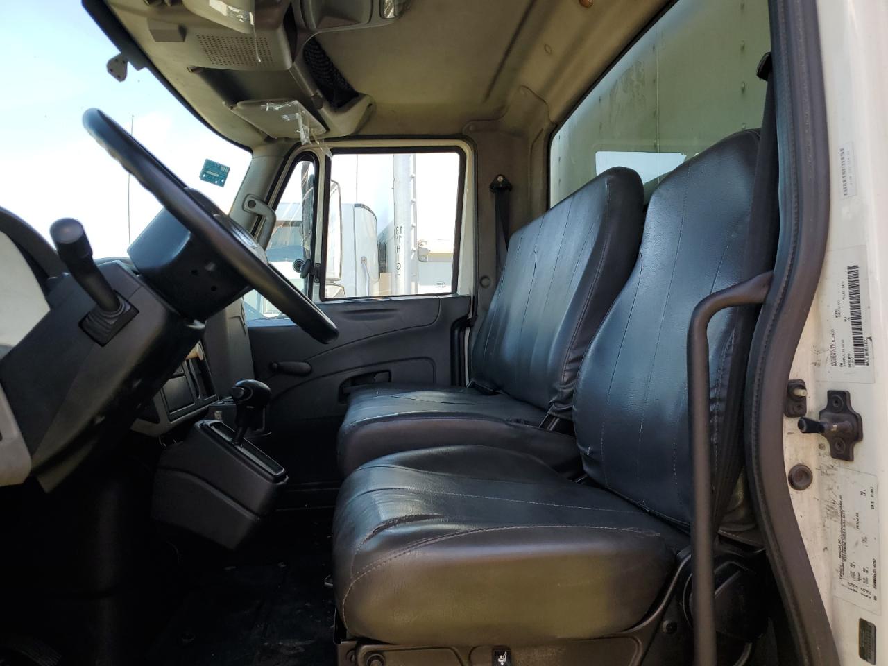 INTERNATIONAL 4000 2013 — 8