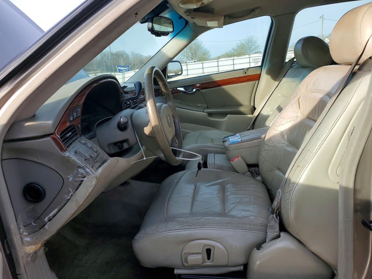 CADILLAC DEVILLE 2002 — 8