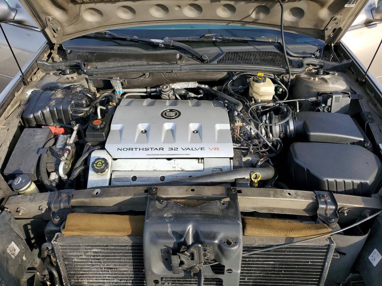 CADILLAC DEVILLE 2002 — 12