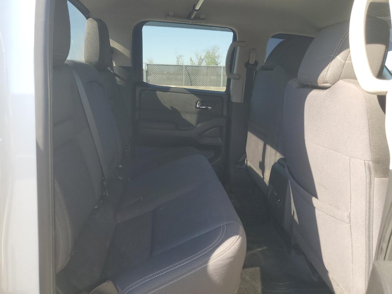 NISSAN FRONTIER 2022 — 11