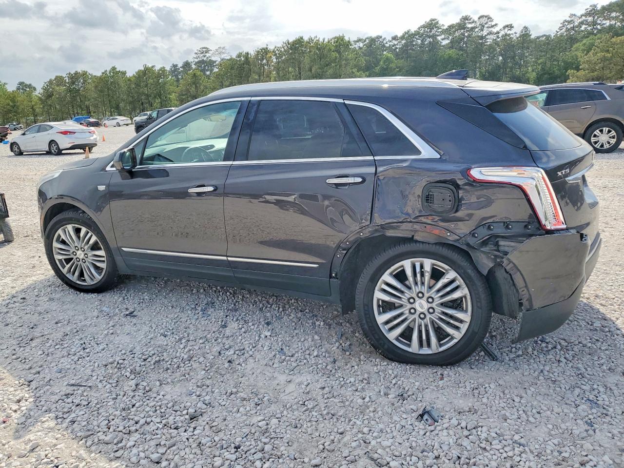 CADILLAC XT5 2019 — 3