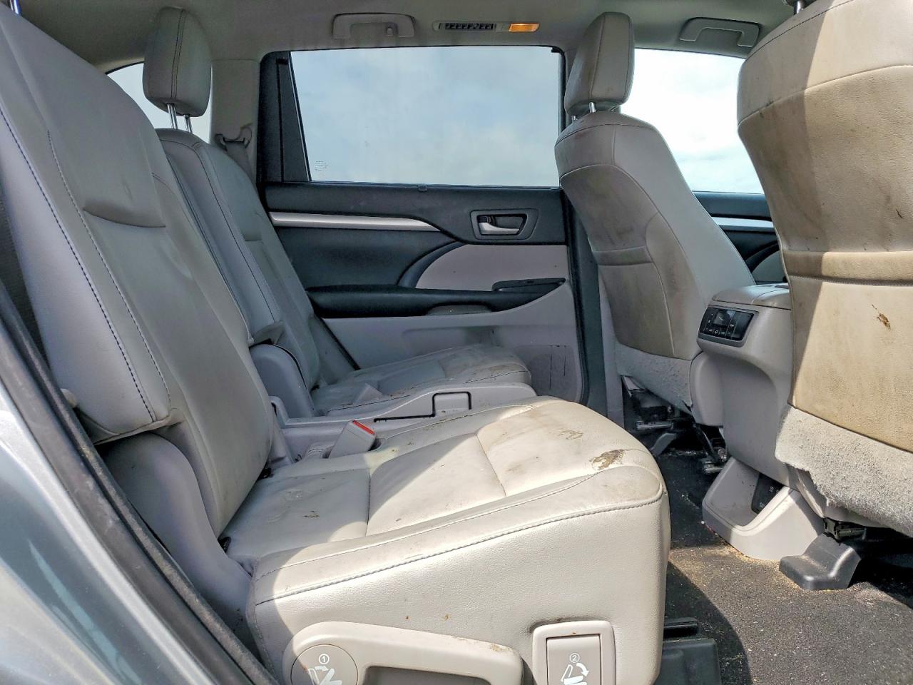 TOYOTA HIGHLANDER 2018 — 12