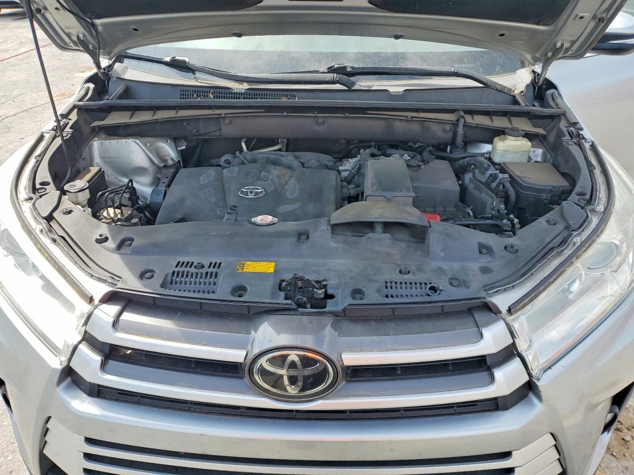 TOYOTA HIGHLANDER 2018 — 13