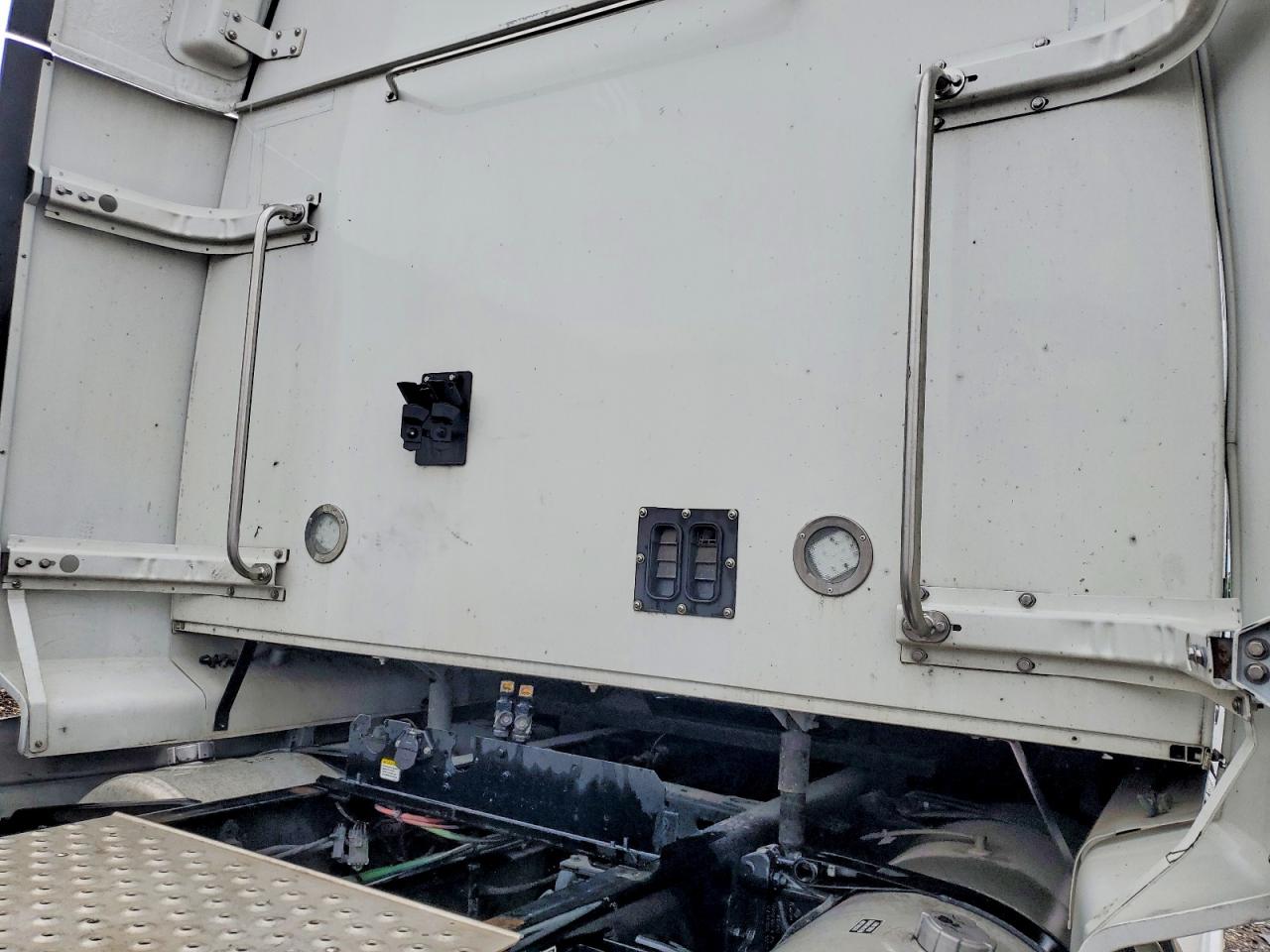 WESTERN STAR/AUTO CAR 5700 2022 — 7