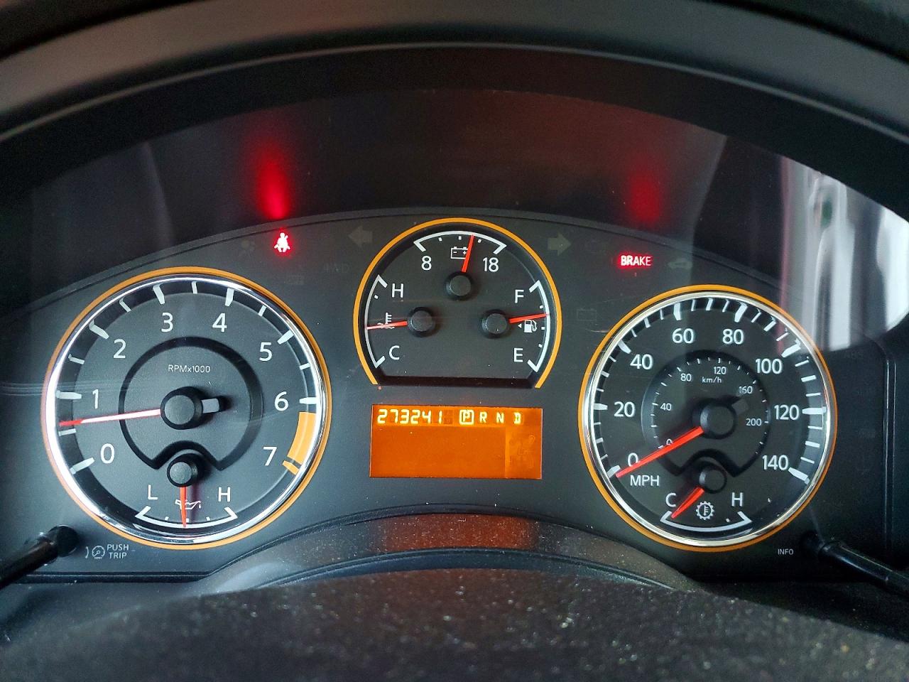 NISSAN ARMADA 2011 — 10