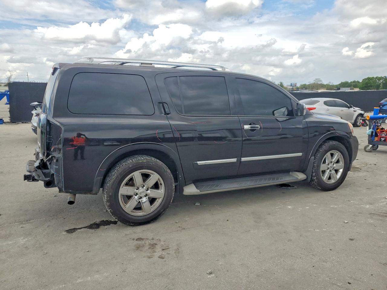 NISSAN ARMADA 2011 — 4