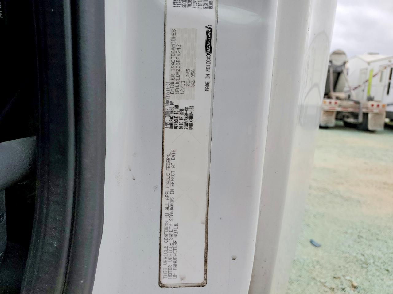 FREIGHTLINER CASCADIA 2012 — 11