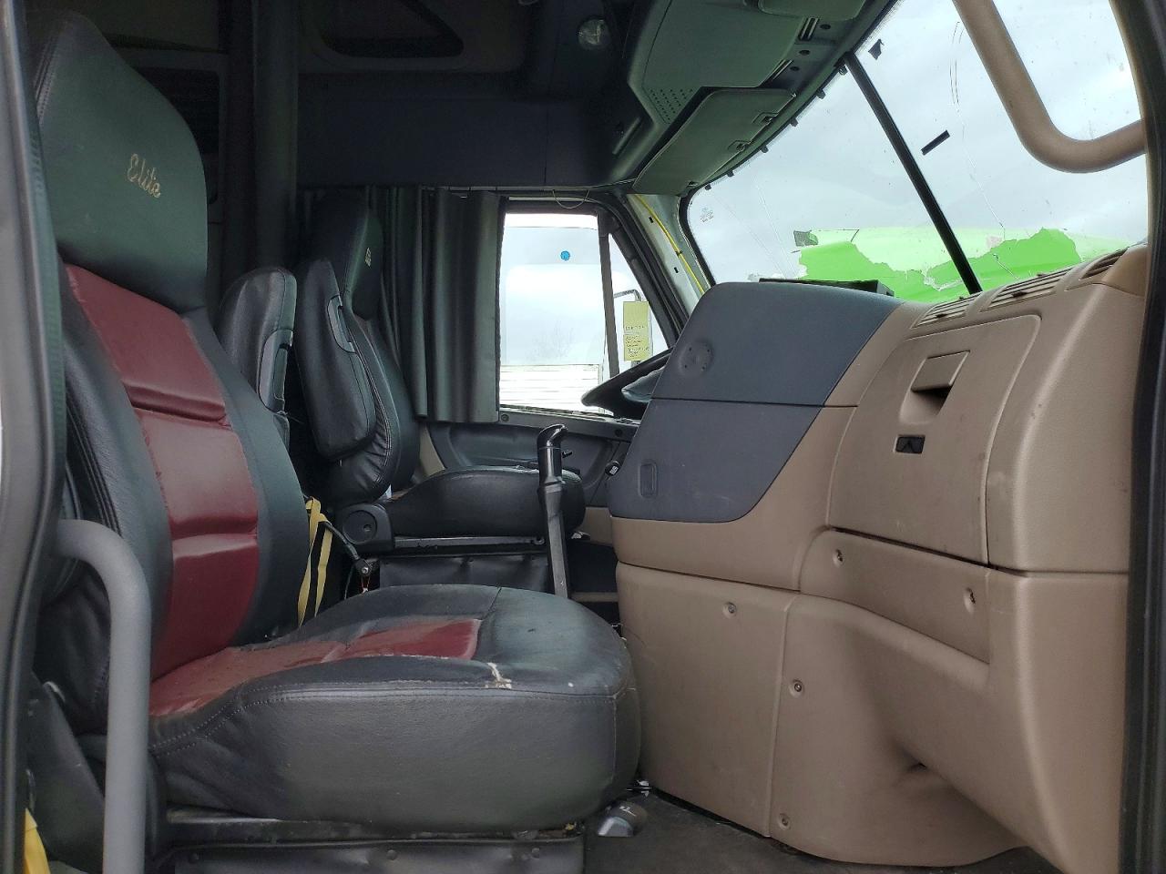 FREIGHTLINER CASCADIA 2012 — 6