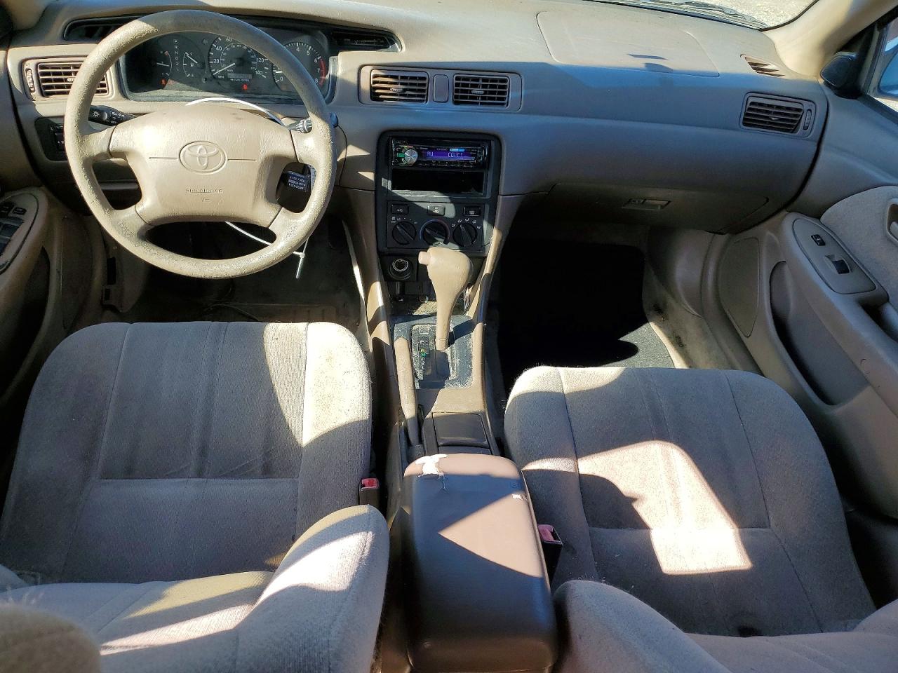 TOYOTA CAMRY 2000 — 9