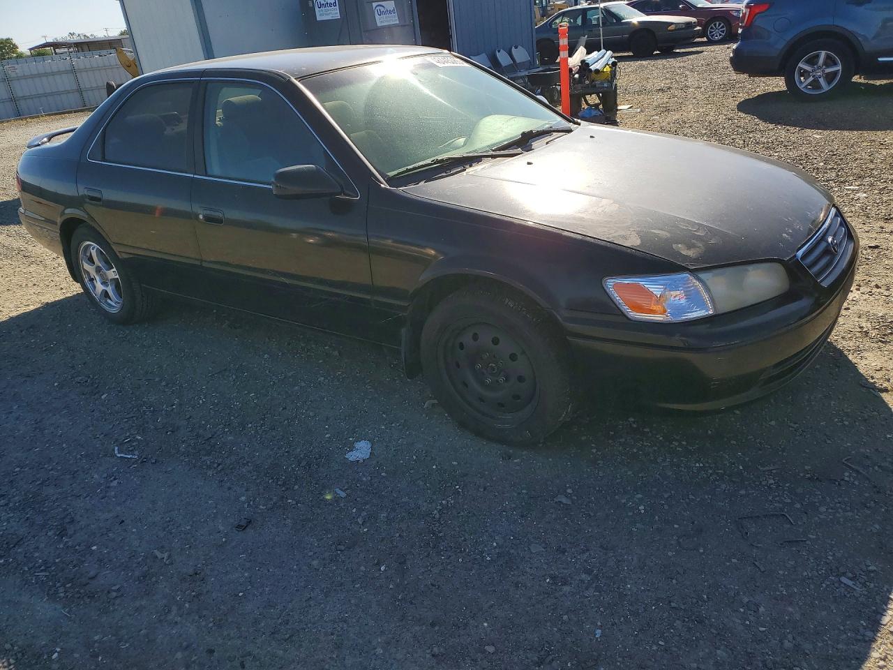 TOYOTA CAMRY 2000 — 5