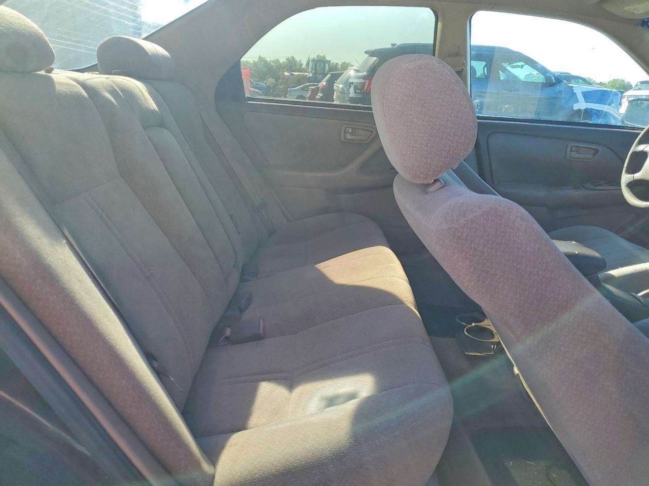 TOYOTA CAMRY 2000 — 11