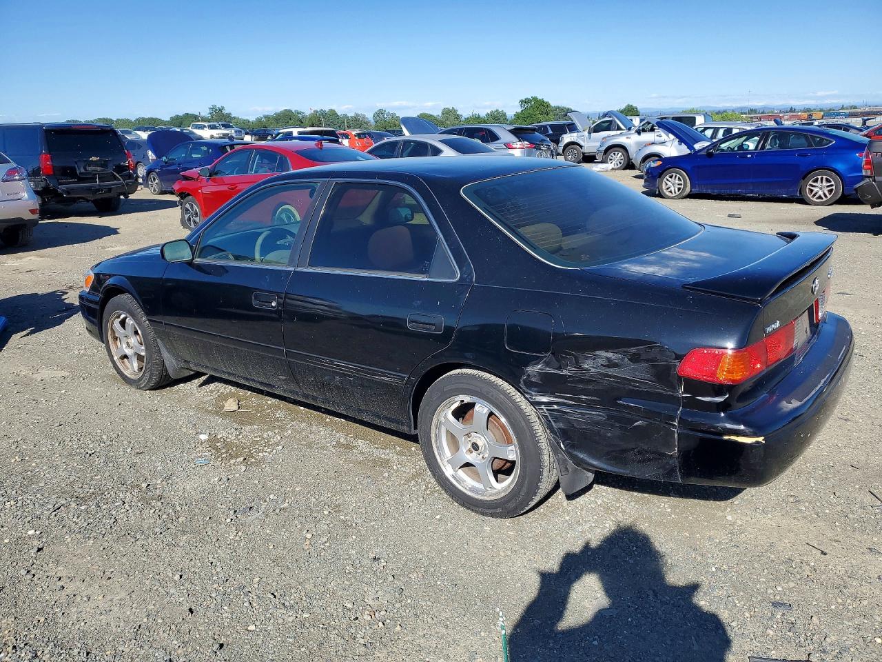 TOYOTA CAMRY 2000 — 3