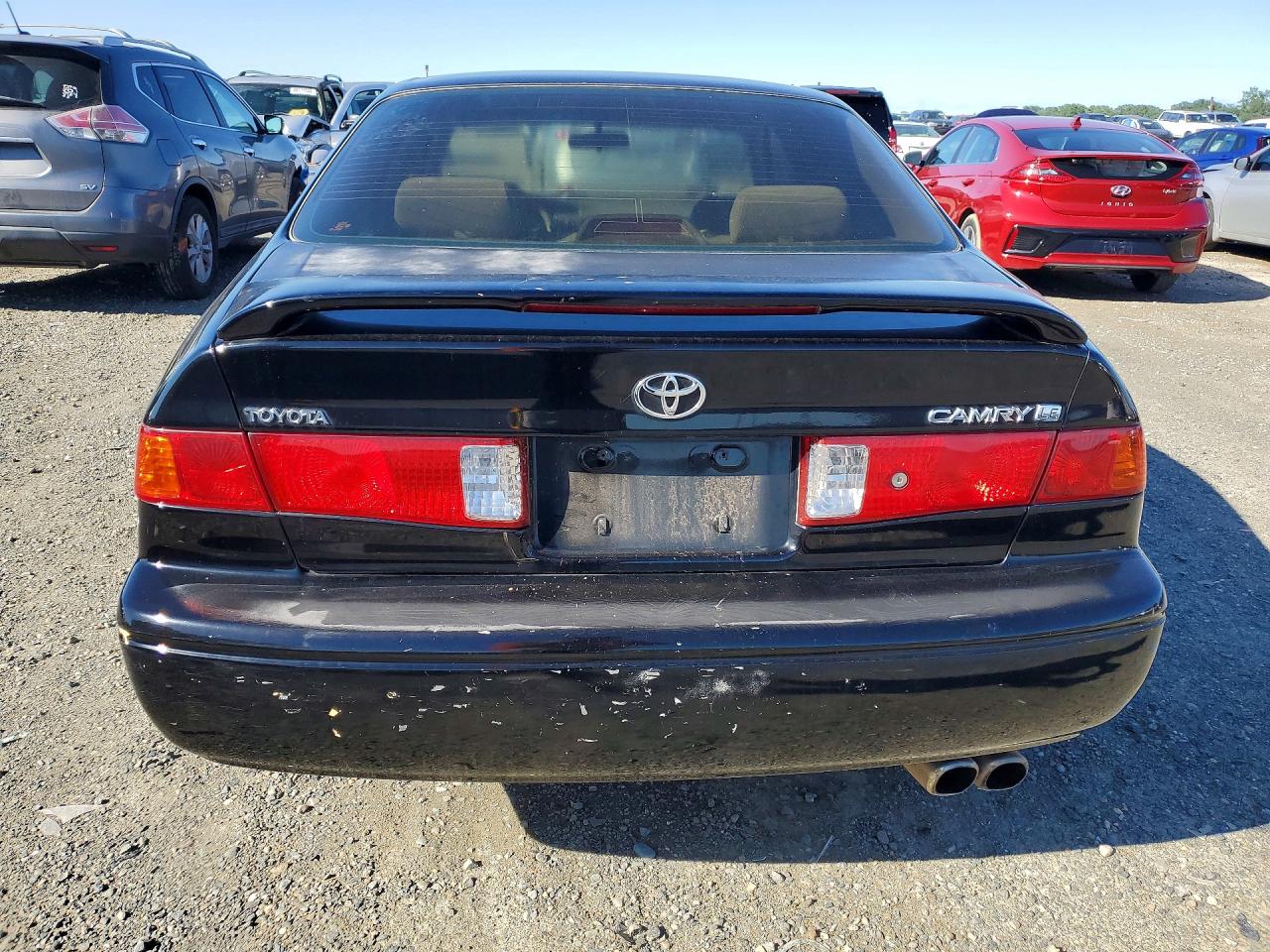 TOYOTA CAMRY 2000 — 7