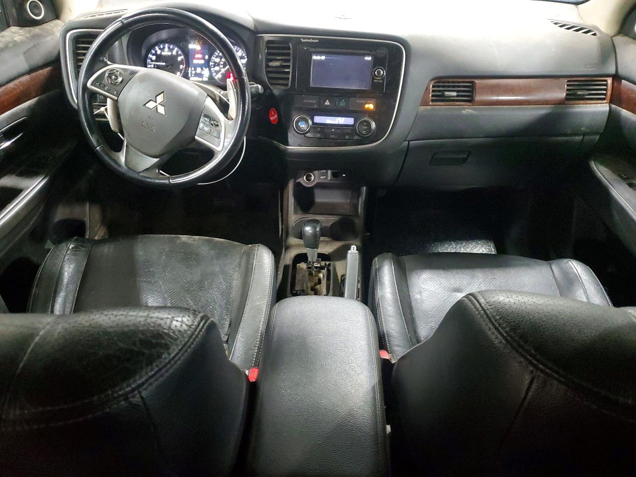 MITSUBISHI OUTLANDER 2014 — 9