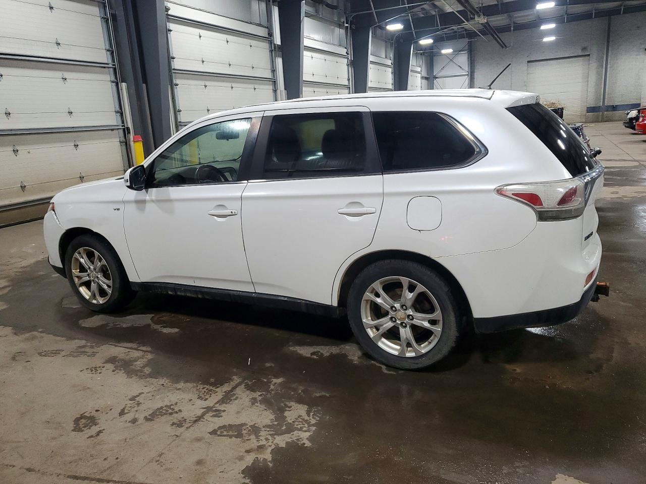 MITSUBISHI OUTLANDER 2014 — 3