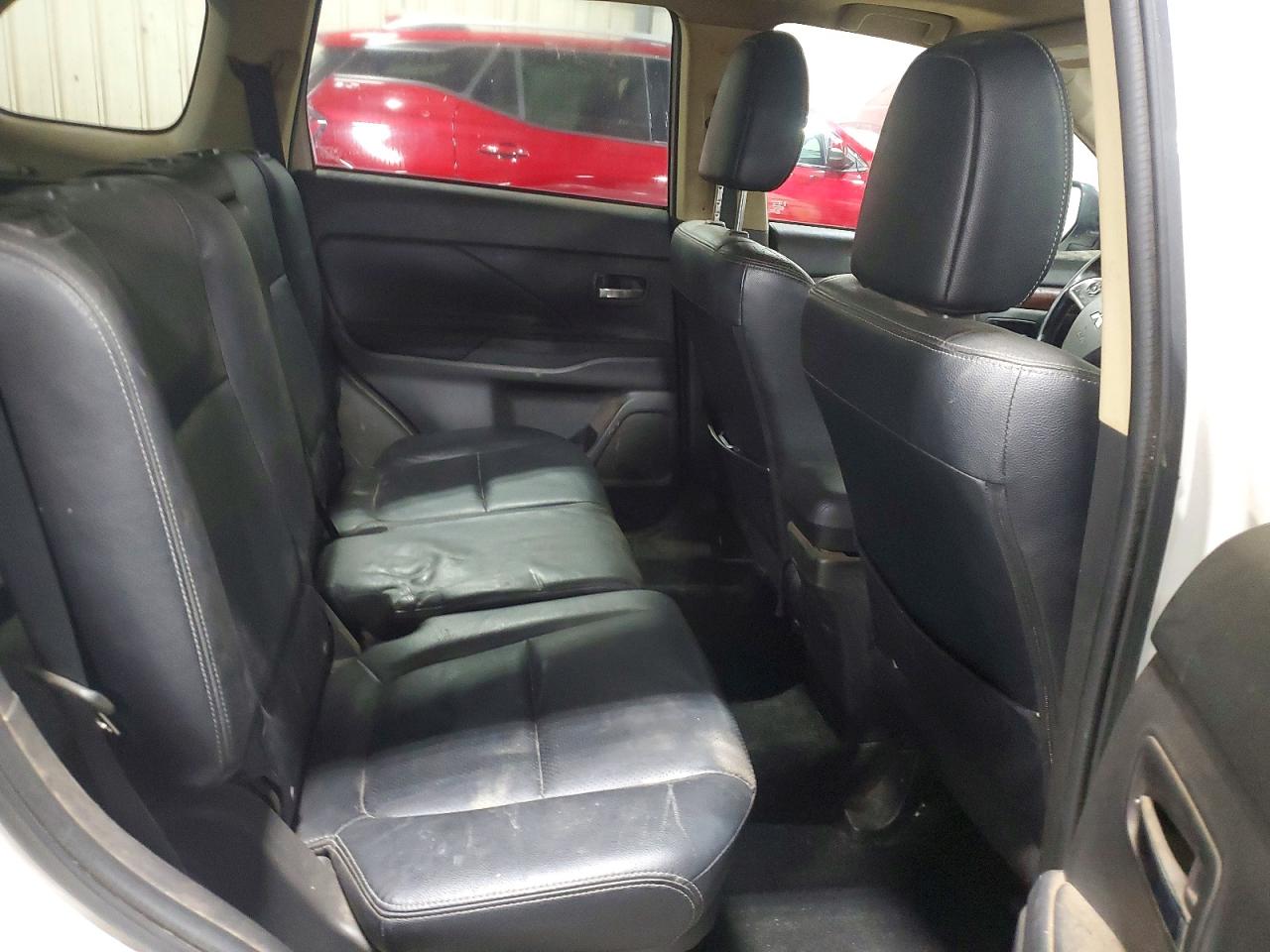 MITSUBISHI OUTLANDER 2014 — 12