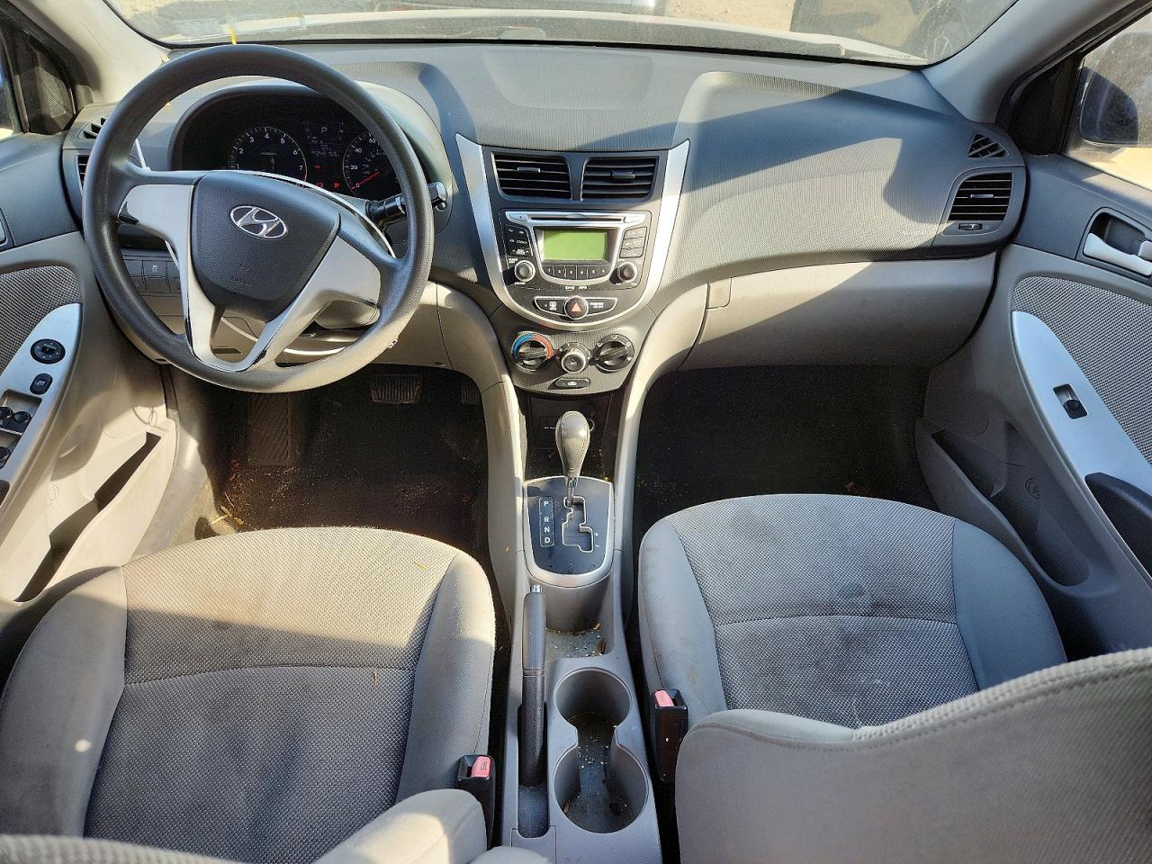 HYUNDAI ACCENT 2012 — 9