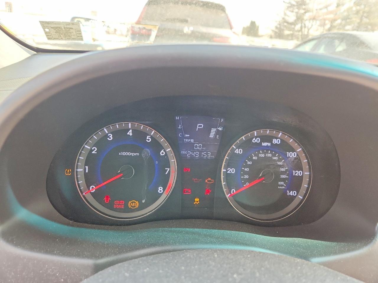 HYUNDAI ACCENT 2012 — 10