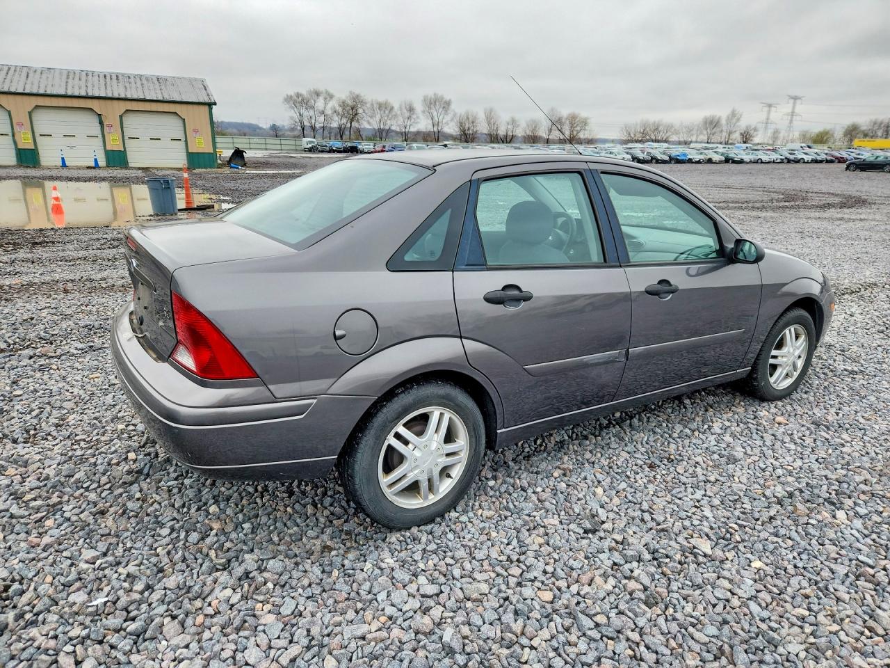 FORD FOCUS 2002 — 4