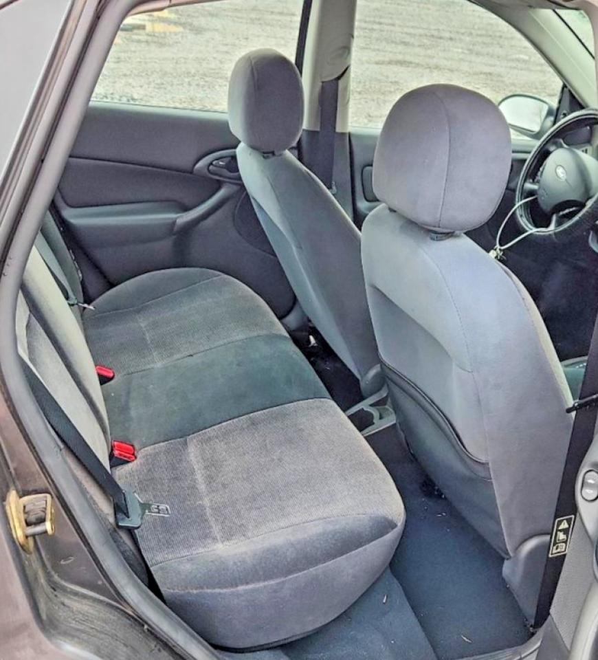 FORD FOCUS 2002 — 11